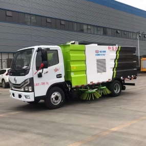 東風小多利卡掃路車