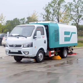 東風(fēng)途逸藍(lán)牌吸塵車